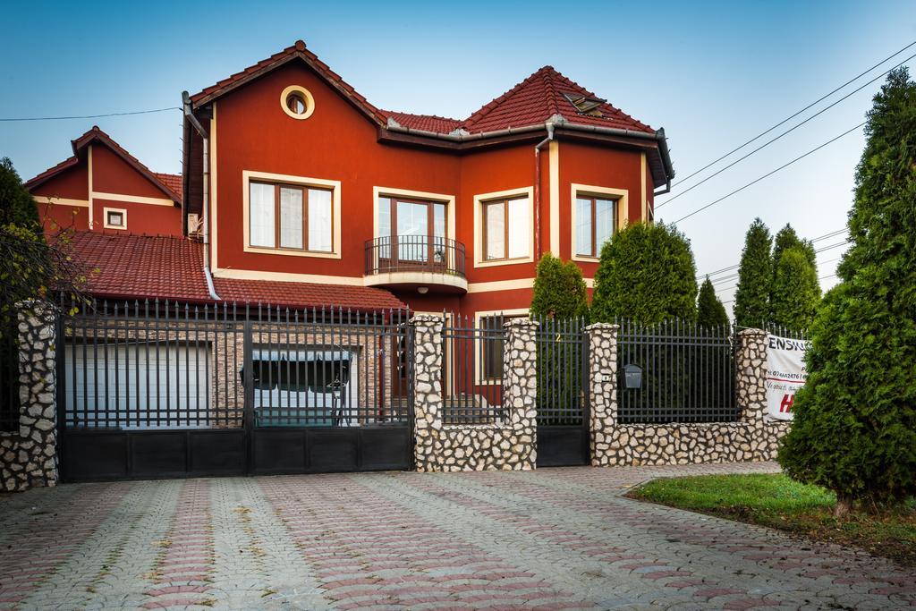Pensiunea Christiana Αράντ Εξωτερικό φωτογραφία